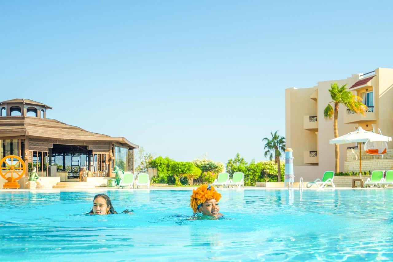 אתר נופש Ivy Cyrene Adults Friendly 13